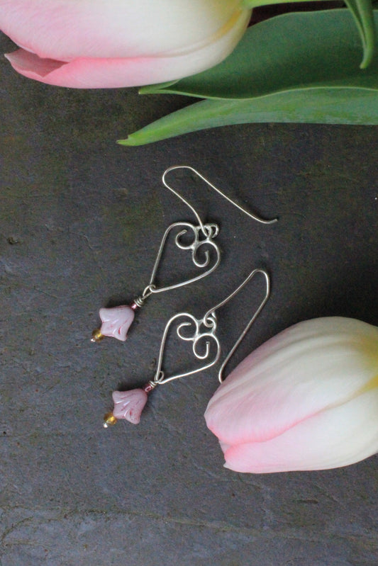 Calon Curled Earrings – Glass Beads